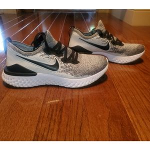 Nike Epic React Flyknit 2